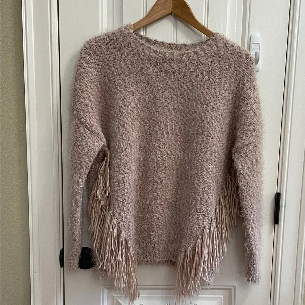EASEL Blush Fringe Eyelash Sweater
